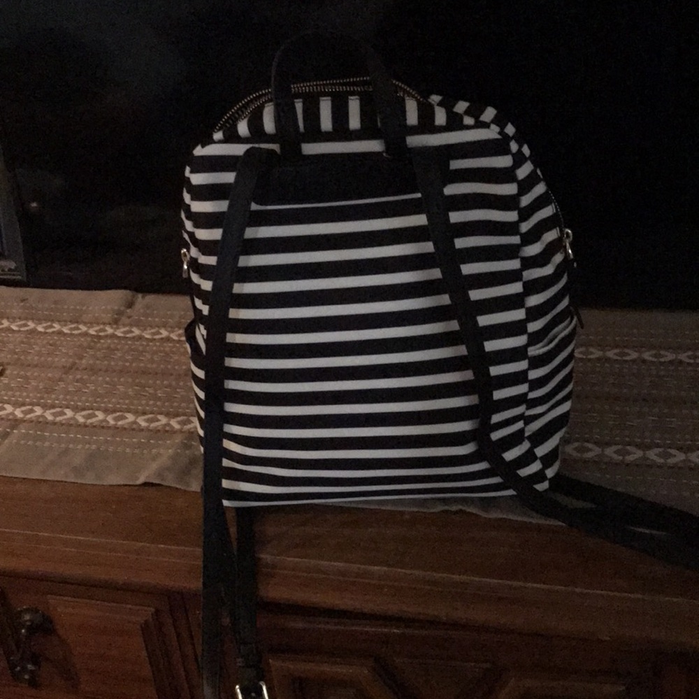 Back pack - Picture 4 of 5